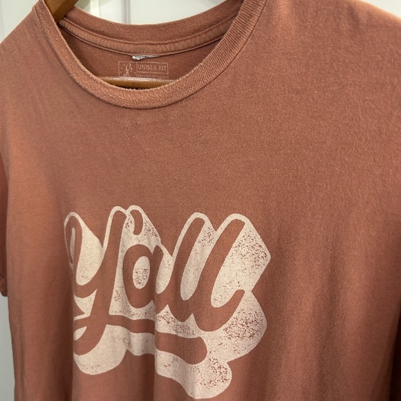 GUC Y’all graphic tee size Large  Rust/Rose color. Some wear around neck. Soft!! - Picture 3 of 9